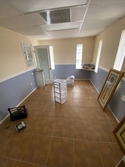More Photos Of 12820 Kenwood Ln, Fort Myers Medical For Lease