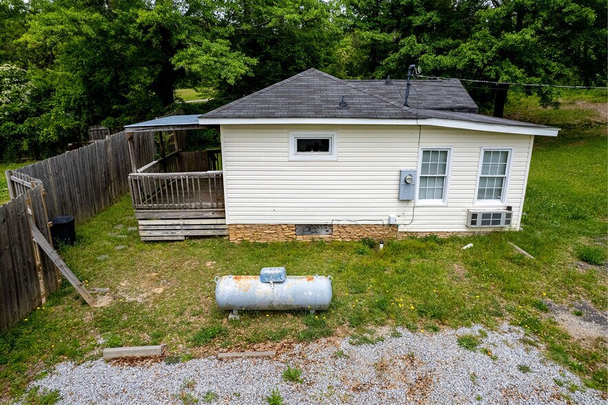 More Photos Of 11 Old Carrollton Rd, Newnan Apartments For Sale