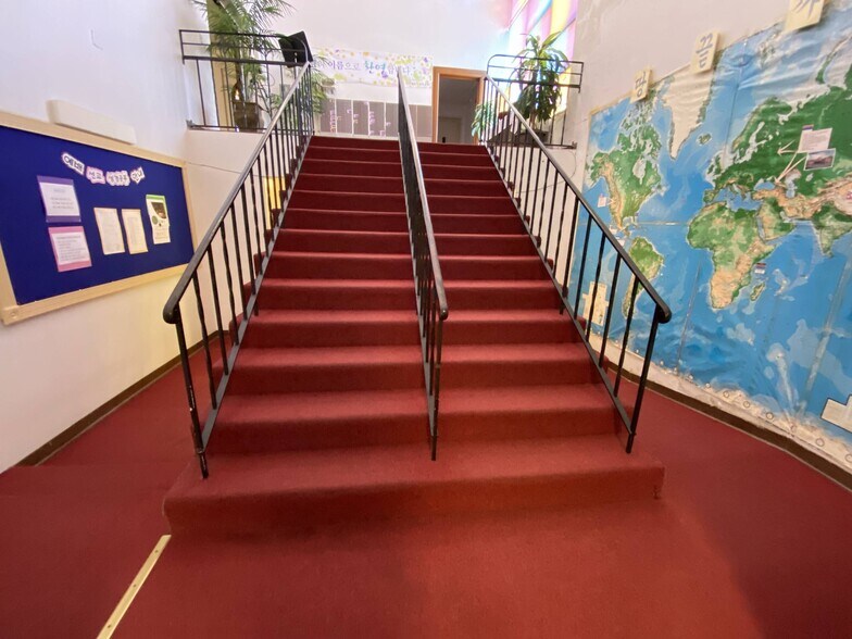 More Photos Of 856 Margaret St, Jacksonville Religious Facility For Sale