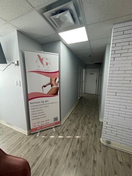 More Photos Of 3858-3870 Notre-Dame, Laval Office For Sale