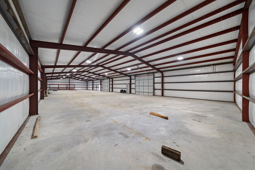 More Photos Of 15414 N Brentwood St, Channelview Manufacturing For Sale