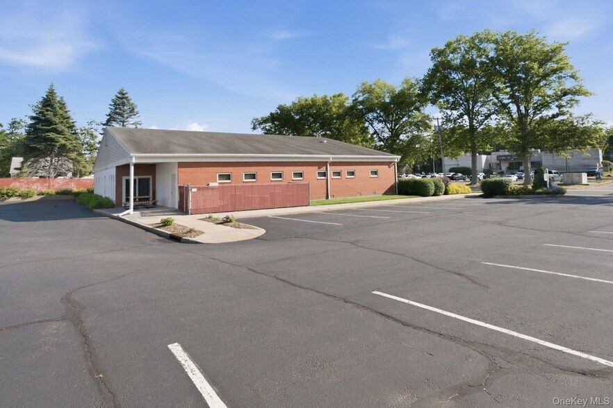 More Photos Of 225 Howell Ave, Riverhead Office For Sale