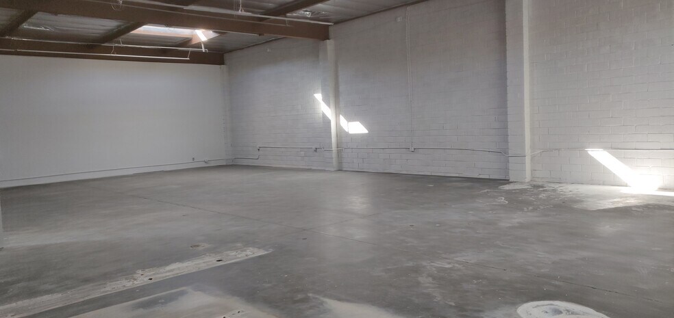 More Photos Of 1311 W 130th St, Gardena Warehouse For Lease