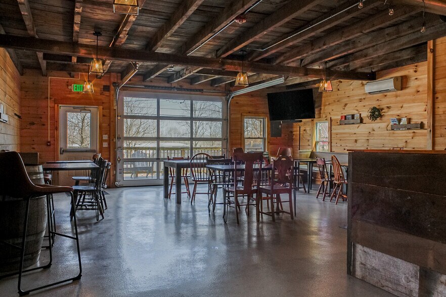 More Photos Of 424 Walnut Hill Rd, North Yarmouth Restaurant For Sale