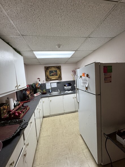 More Photos Of 8716 SE 15th St, Oklahoma City Distribution For Sale