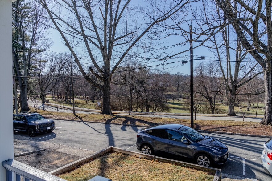 More Photos Of 15 Lakeview Pl, Verona Multifamily For Sale