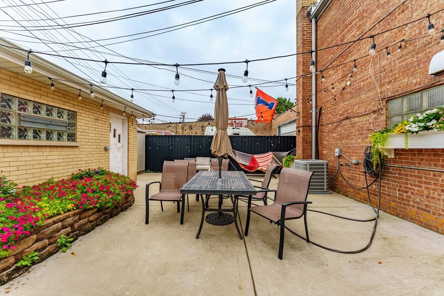 More Photos Of 2724 W 51st St, Chicago Storefront Retail Residential For Sale