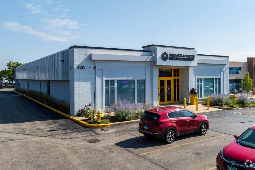 Primary Photo Of 820 E Golf Rd, Schaumburg Freestanding For Lease