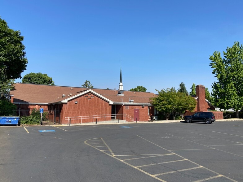 More Photos Of 1533 Market St, Springfield Religious Facility For Sale