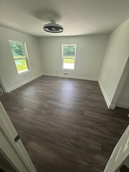 More Photos Of 2521 Reinhardt College Pky, Canton Office For Sale