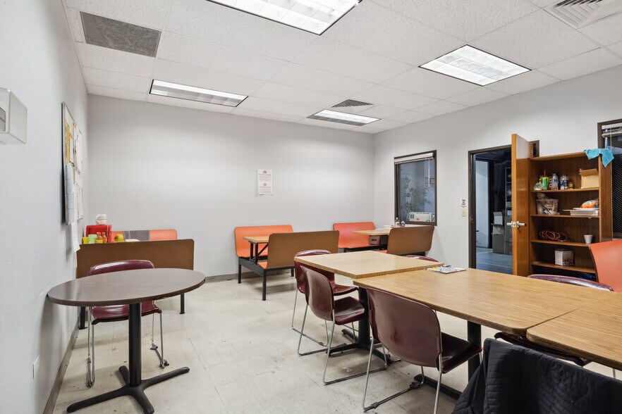 More Photos Of 1187 E 68th Ave, Denver Manufacturing For Sale