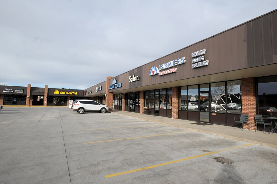 More Photos Of 10401-10465 S Parker Rd, Parker Storefront For Lease