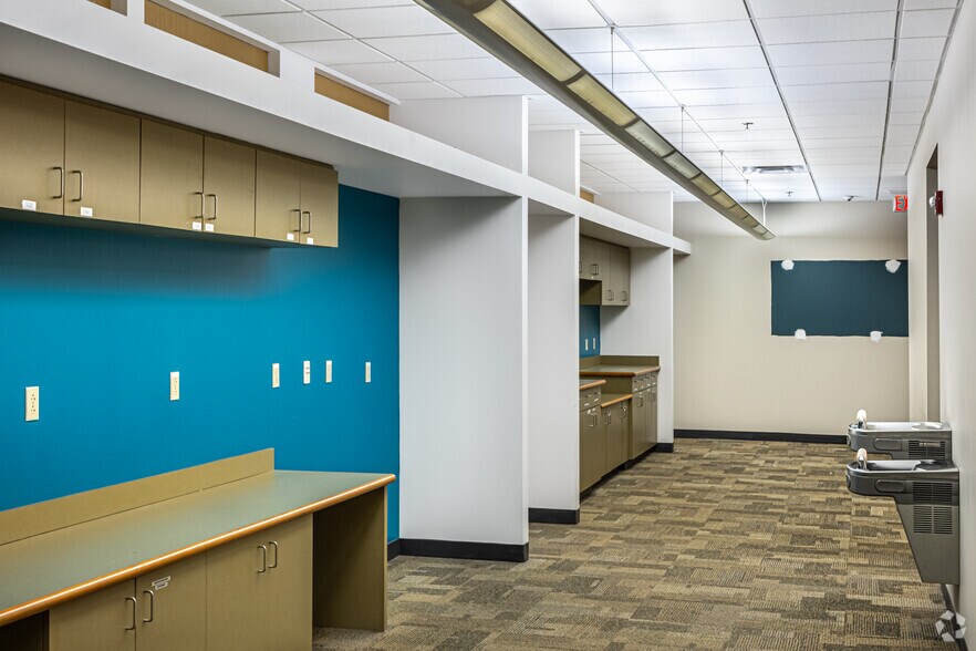 More Photos Of 6700 W 115th St, Overland Park Office For Lease