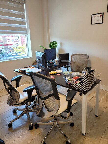 More Photos Of 8140 128th St, Surrey Storefront Retail Office For Sale