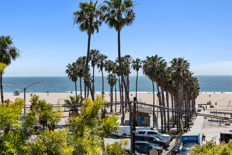 More Photos Of 35 Arcadia Ter, Santa Monica Apartments For Sale