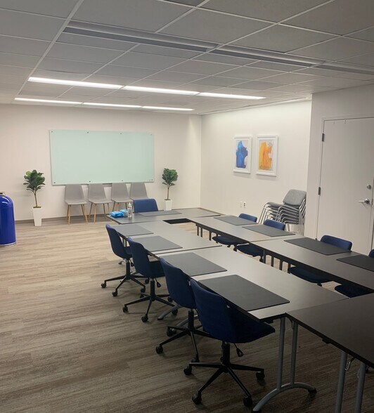 More Photos Of 5321 First Pl NE, Washington Office For Sale