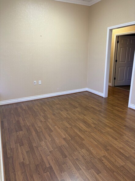 More Photos Of 107 E Avenue B, Killeen Loft Creative Space For Lease