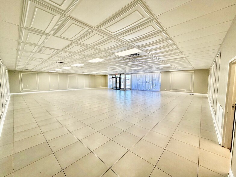 More Photos Of 2455 Stanley Ave, Dayton Freestanding For Lease