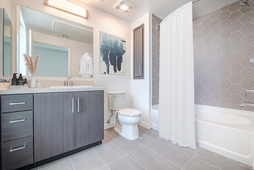 More Photos Of 6240 W Sunset Blvd, Los Angeles Apartments For Lease