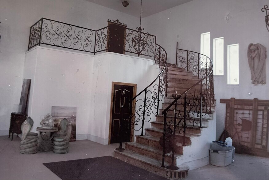 More Photos Of 770 Marina Bay Dr, Clear Lake Shores Freestanding For Sale