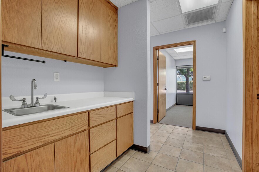 More Photos Of 1275 Venture Ln, Turlock Warehouse For Lease