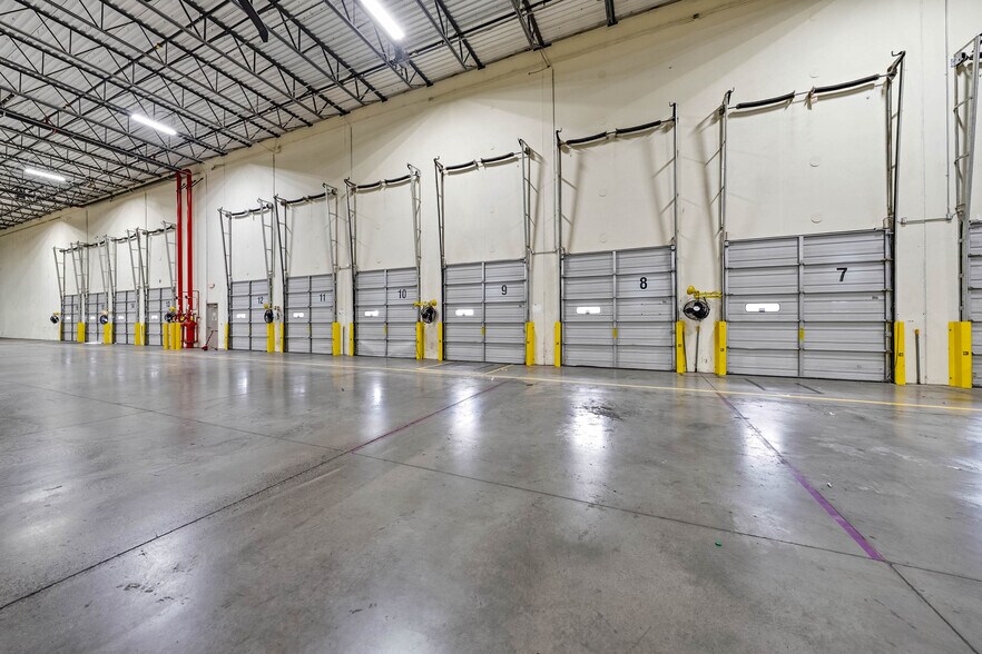 More Photos Of 4689 Industry Dr, Medford Distribution For Lease