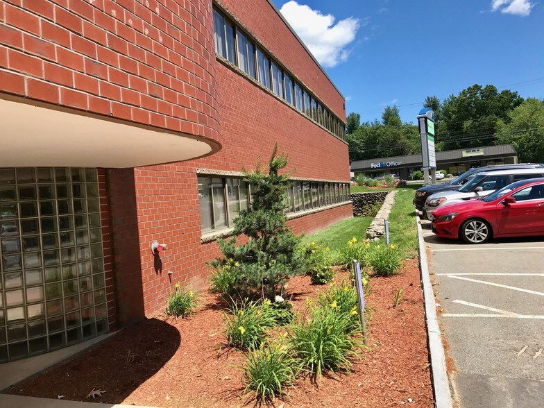 More Photos Of 436 Amherst St, Nashua Medical For Lease