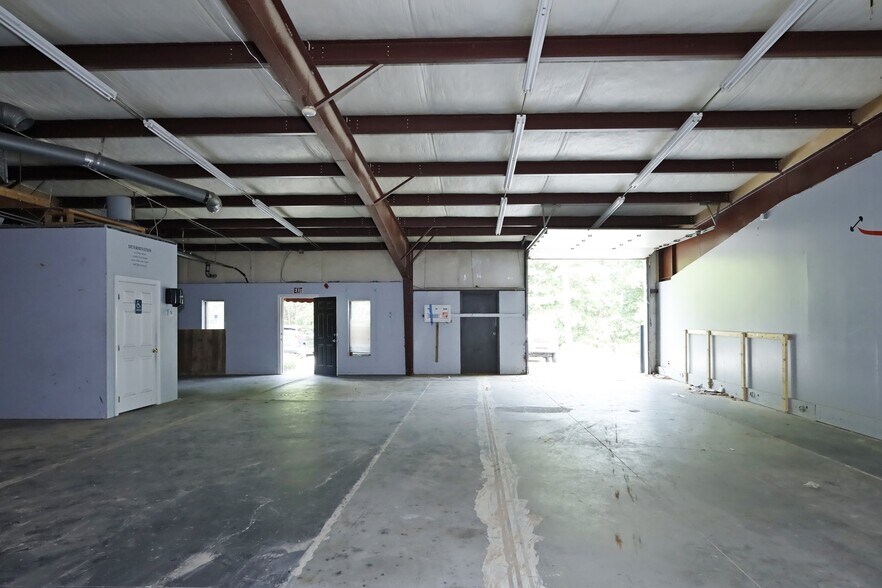 More Photos Of 4122 B Bennett Memorial Rd, Durham Flex For Lease