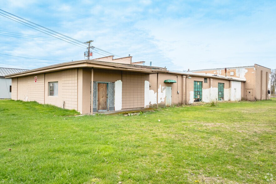 More Photos Of 1020 N 5th St, Fremont Light Manufacturing For Sale