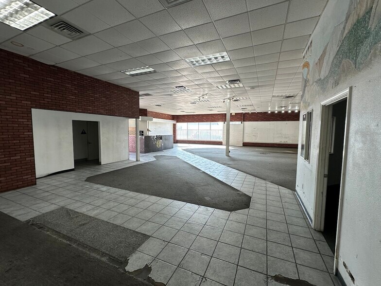 More Photos Of 1645 W State Highway 140, Merced Freestanding For Lease