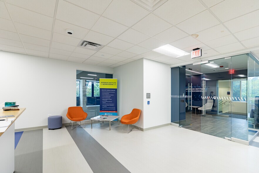 More Photos Of 727 Norristown Rd, Lower Gwynedd Research And Development For Lease