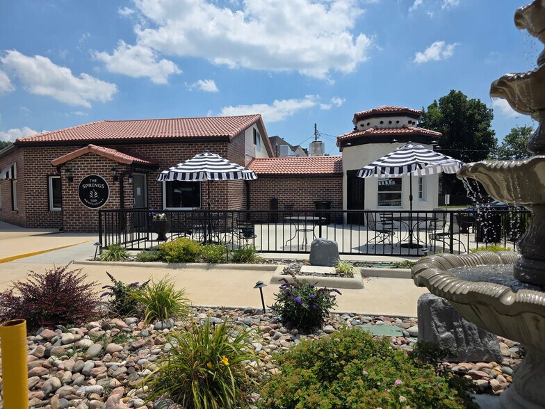 More Photos Of 415 Saint Louis Ave, Excelsior Springs Restaurant For Lease