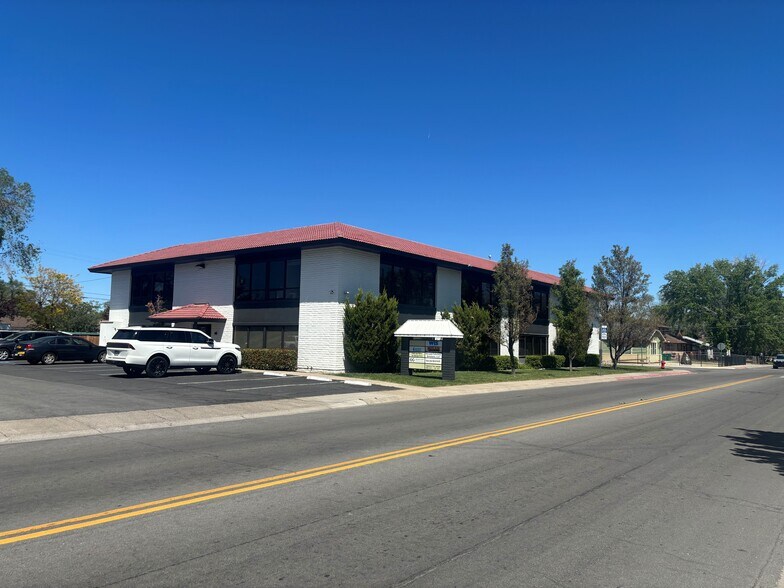 More Photos Of 495 Apple St, Reno Office For Lease