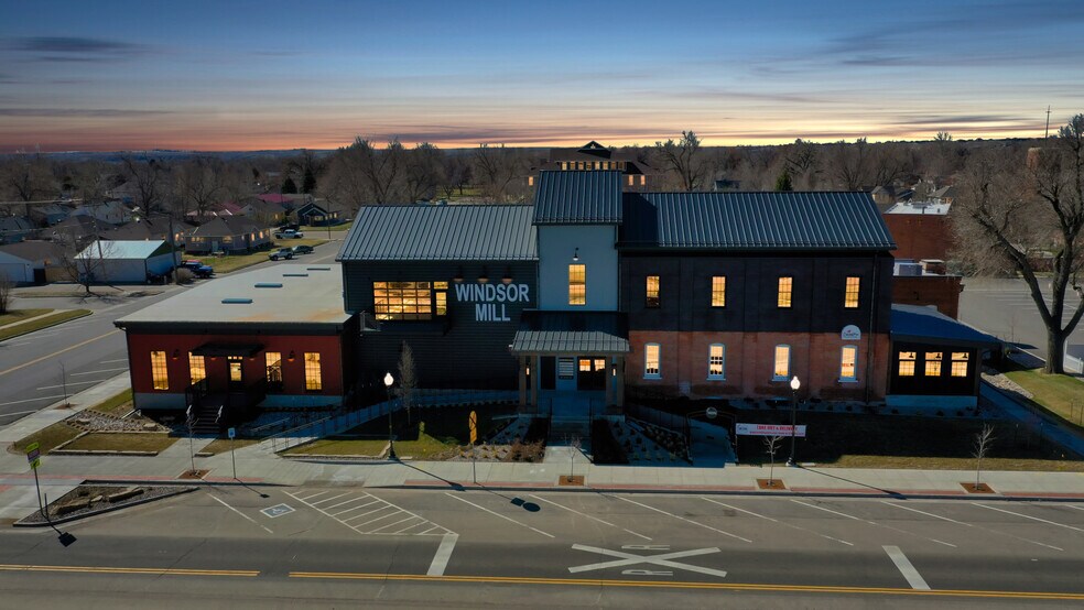 More Photos Of 301 Main St, Windsor Restaurant For Lease