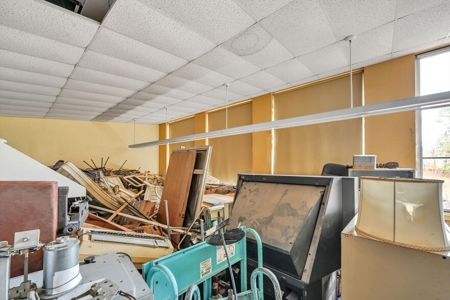 More Photos Of 15 Alliance St, New Philadelphia Rehabilitation Center For Sale