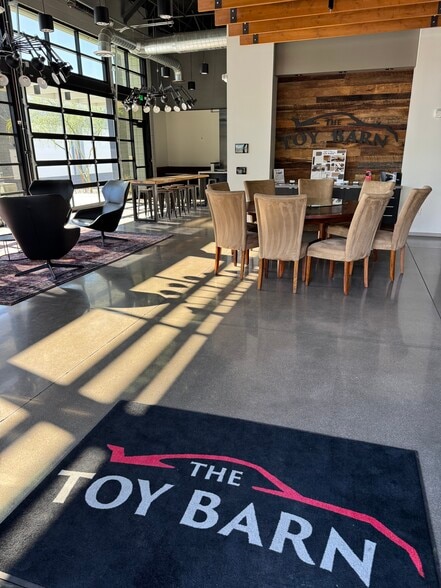 More Photos Of 31606 N Cave Creek Rd, Cave Creek Self Storage For Sale