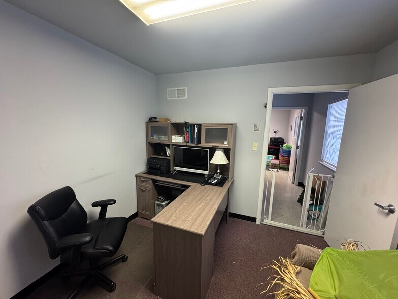 More Photos Of 625 Chambers Rd, York Daycare Center For Lease