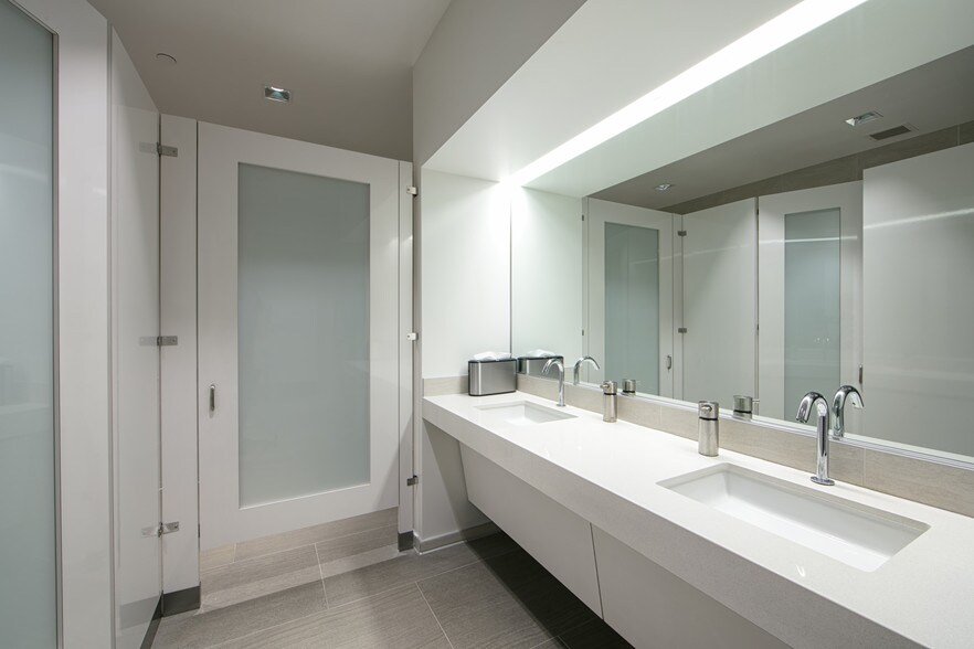 More Photos Of 888 Disneyland Dr, Anaheim Office For Lease