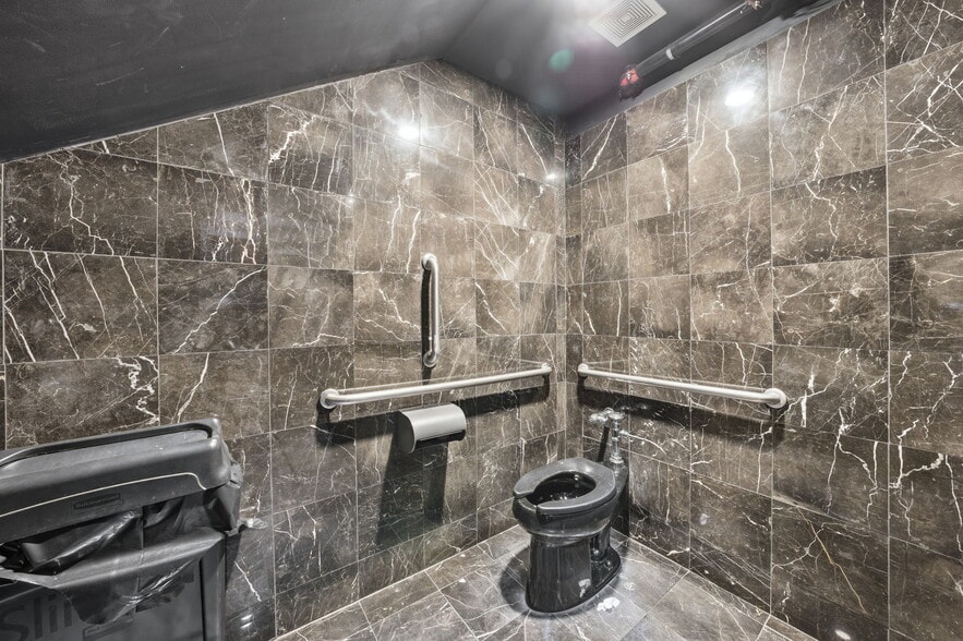 More Photos Of 238 Highway 34, Old Bridge Storefront Retail Residential For Sale