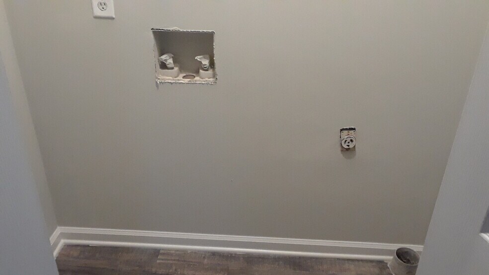 More Photos Of 323 S King Ave, Pine Mountain Apartments For Sale