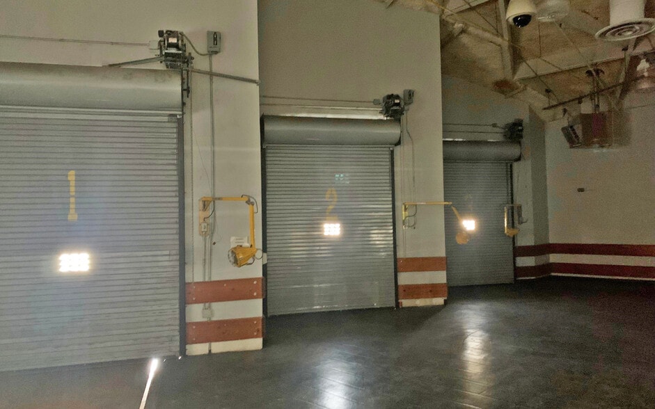 More Photos Of 21630 W 7 Mile Rd, Detroit Distribution For Sale