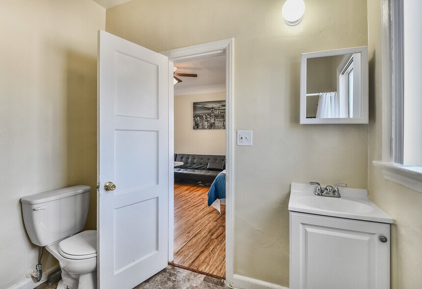 More Photos Of 721-729 S Alvarado St, Los Angeles Apartments For Lease