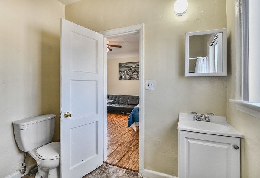 More Photos Of 721-729 S Alvarado St, Los Angeles Apartments For Lease