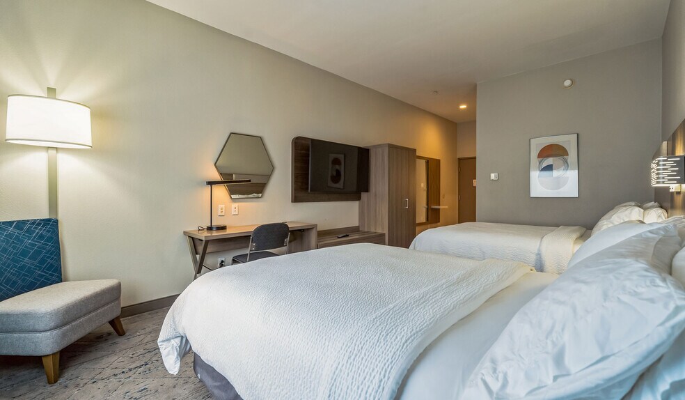 More Photos Of 46300 Interstate 10, Winnie Hotel For Sale