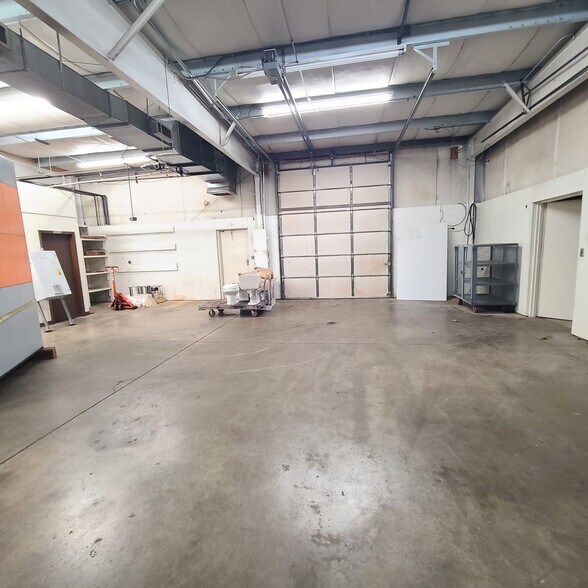 More Photos Of 426-434 Council Dr, Fort Wayne Manufacturing For Lease