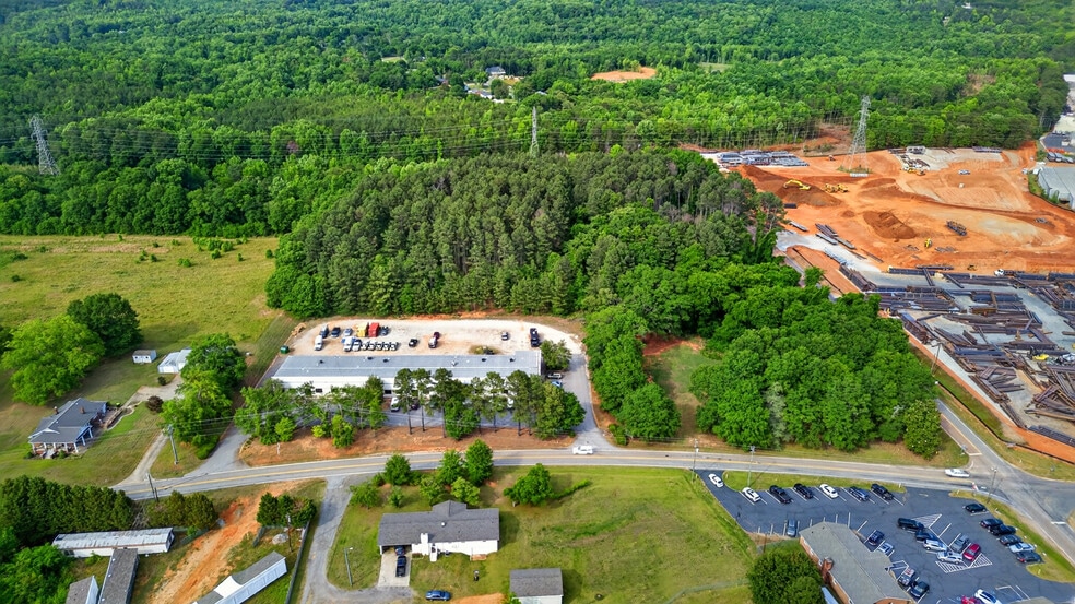 More Photos Of 100 Business Pky, Piedmont Light Manufacturing For Sale