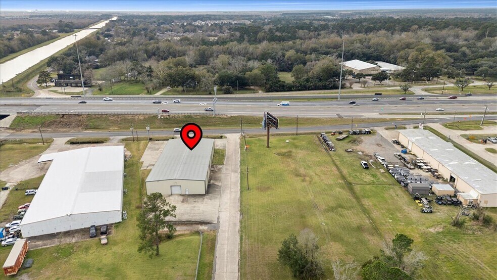 More Photos Of 7920 Eastex Fwy, Beaumont Light Distribution For Sale