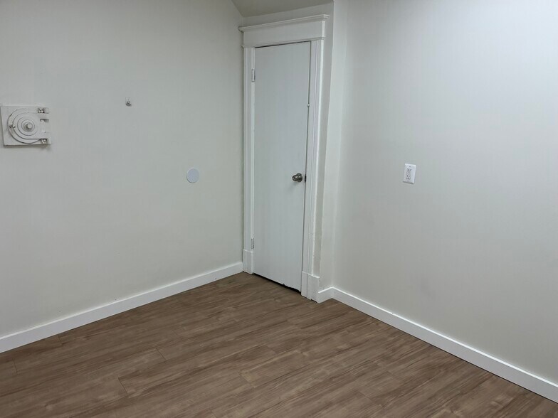 More Photos Of 5 Barney Cir SE, Washington Medical For Lease