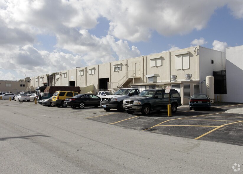 More Photos Of 7215 W 20th Ave, Hialeah Manufacturing For Lease