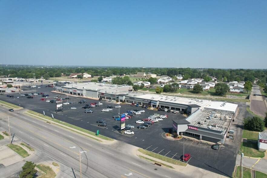 More Photos Of 11307 Garnett Rd, Tulsa Unknown For Lease